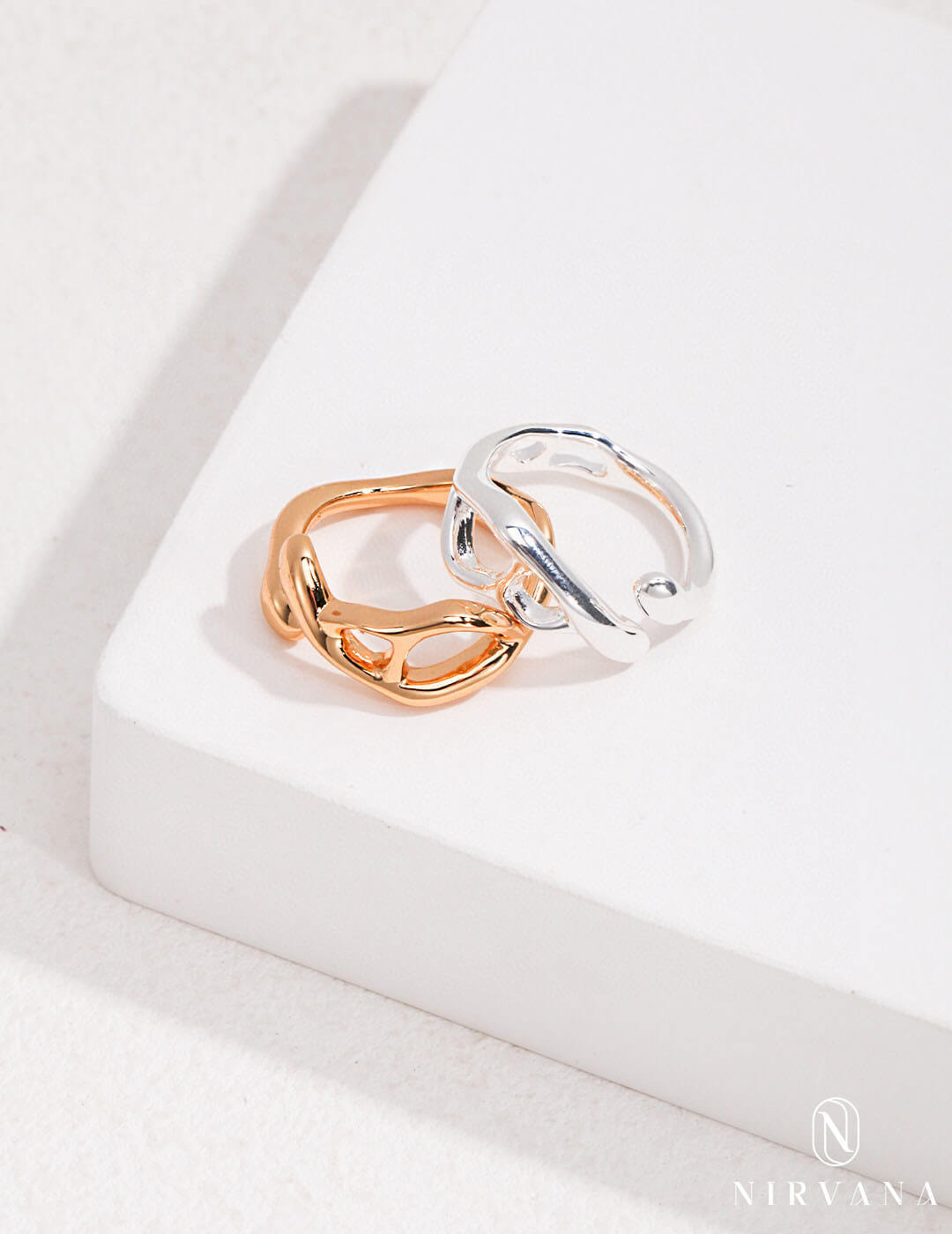 Anillo minimalista de plata esterlina